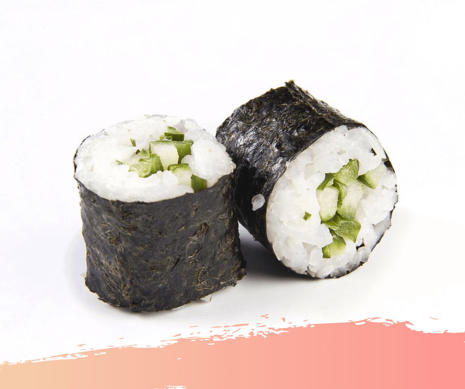 Темно-зеленые листы нори, обернутые вокруг ваших суши-роллов, являются хорошим источником витамина B12